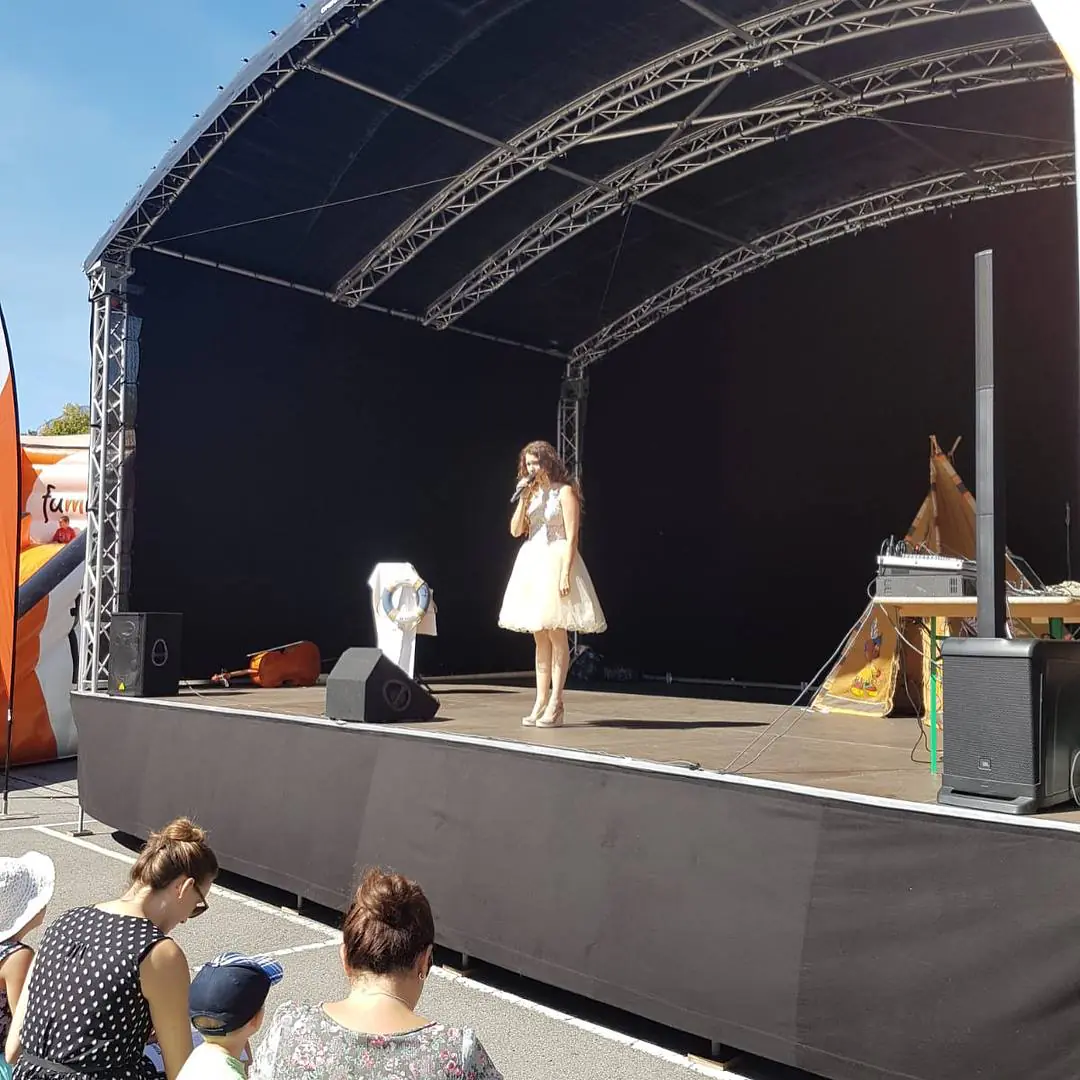 Der kleine Mats ist ein Kindermusical mit Schweizerdeutschen Songs für Kinder von 4 bis 10 Jahren.
