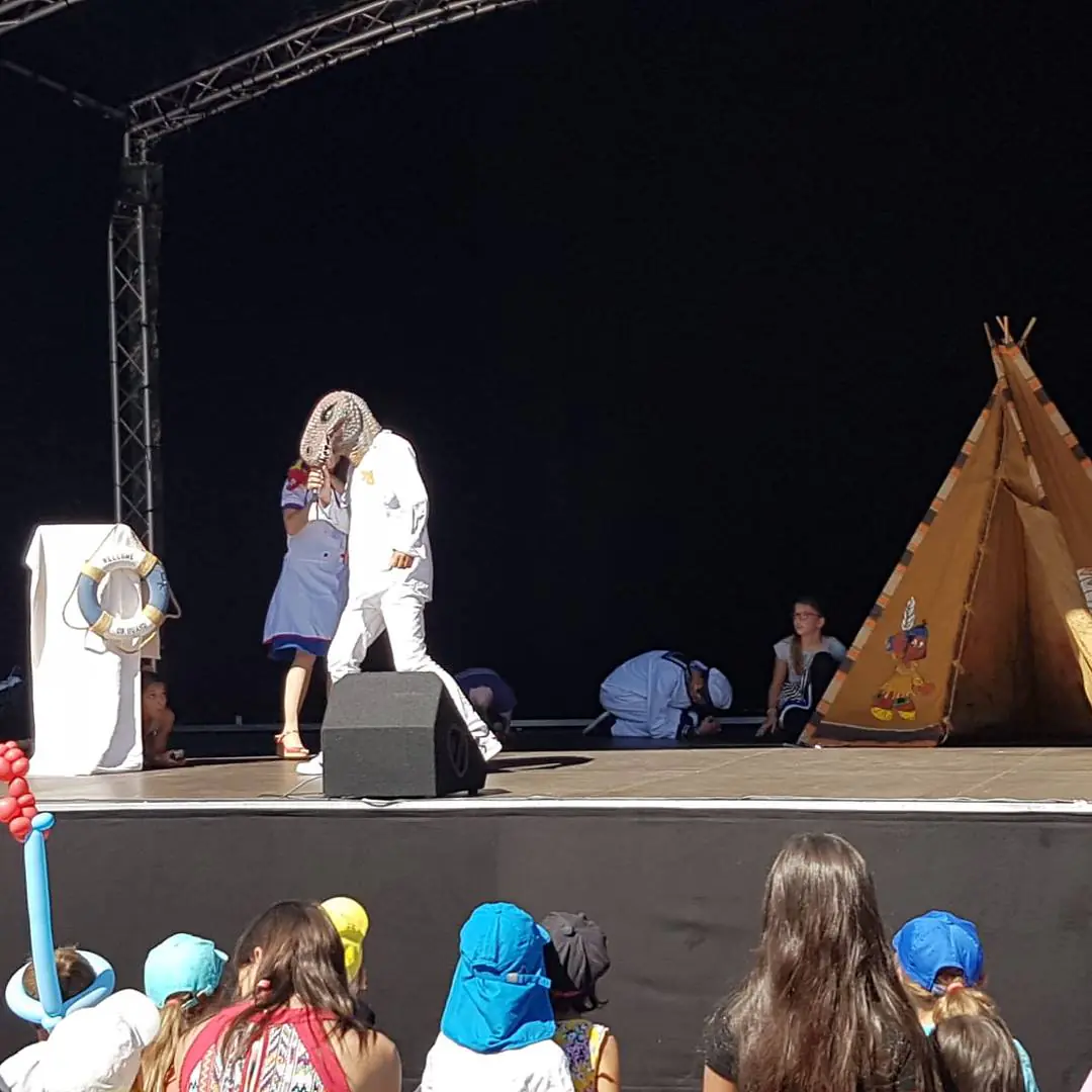 Der kleine Mats ist ein Kindermusical mit Schweizerdeutschen Songs für Kinder von 4 bis 10 Jahren.